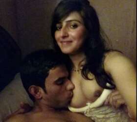 Leaked Photos Of Bangalore College Girl Nude With Bf