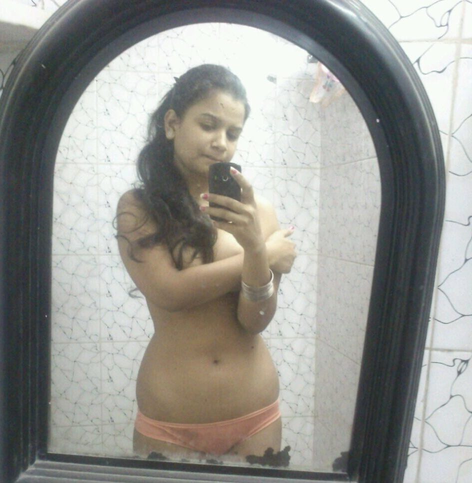 Beautiful desi college girl nude selfi for bf leak