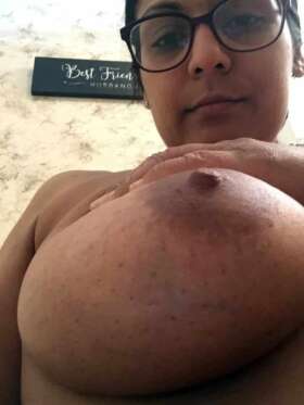 mature aunty with huge boobs