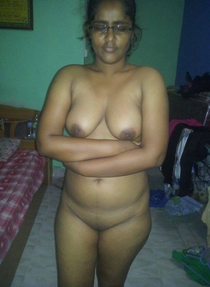 naked tamil sexy moms boob