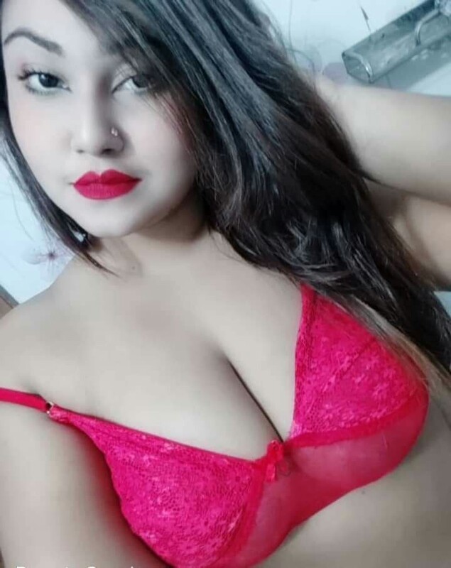 lovely desi busty babe