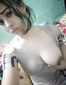 nice desi busty gal